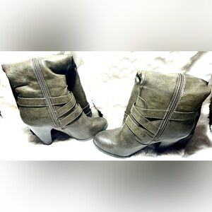 JustFab Olive Green zippered buckled chunky round toe knee boots women size 8.5